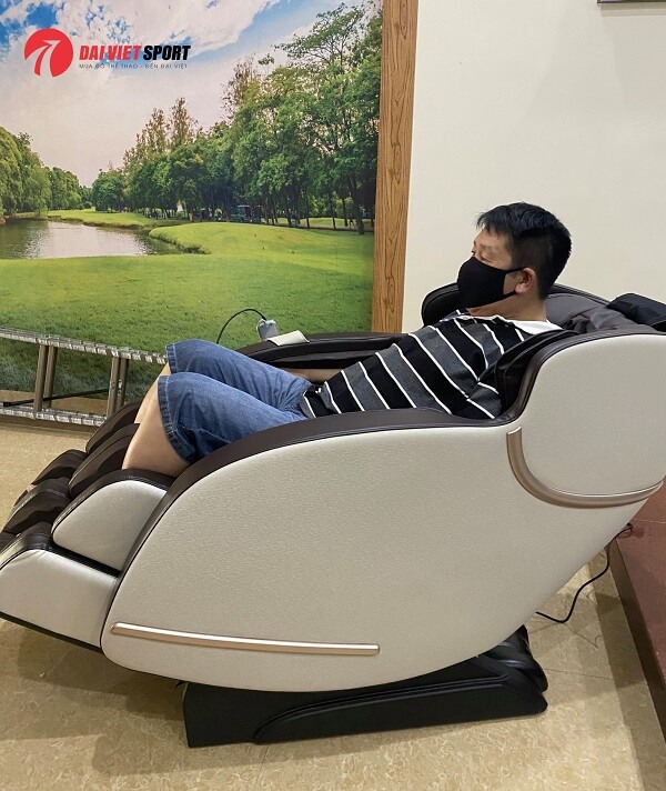 Cac-tinh-nang-tren-ghe-massage-toan-than-1