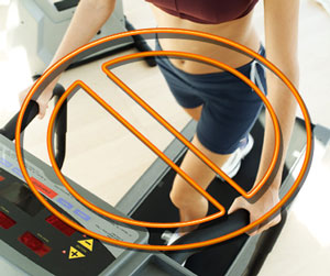 không nắm tay khi chạy bộ